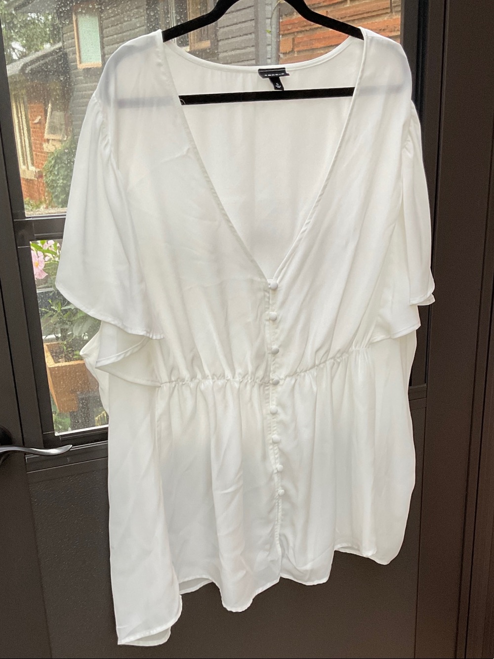 torrid White Button-Front Flutter Sleeve V-Neck Blouse
